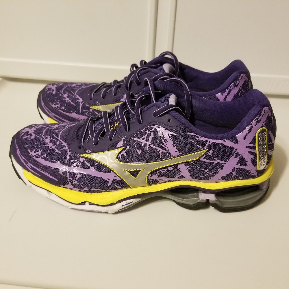 Mizuno Wave Creation 16 Running Shoes